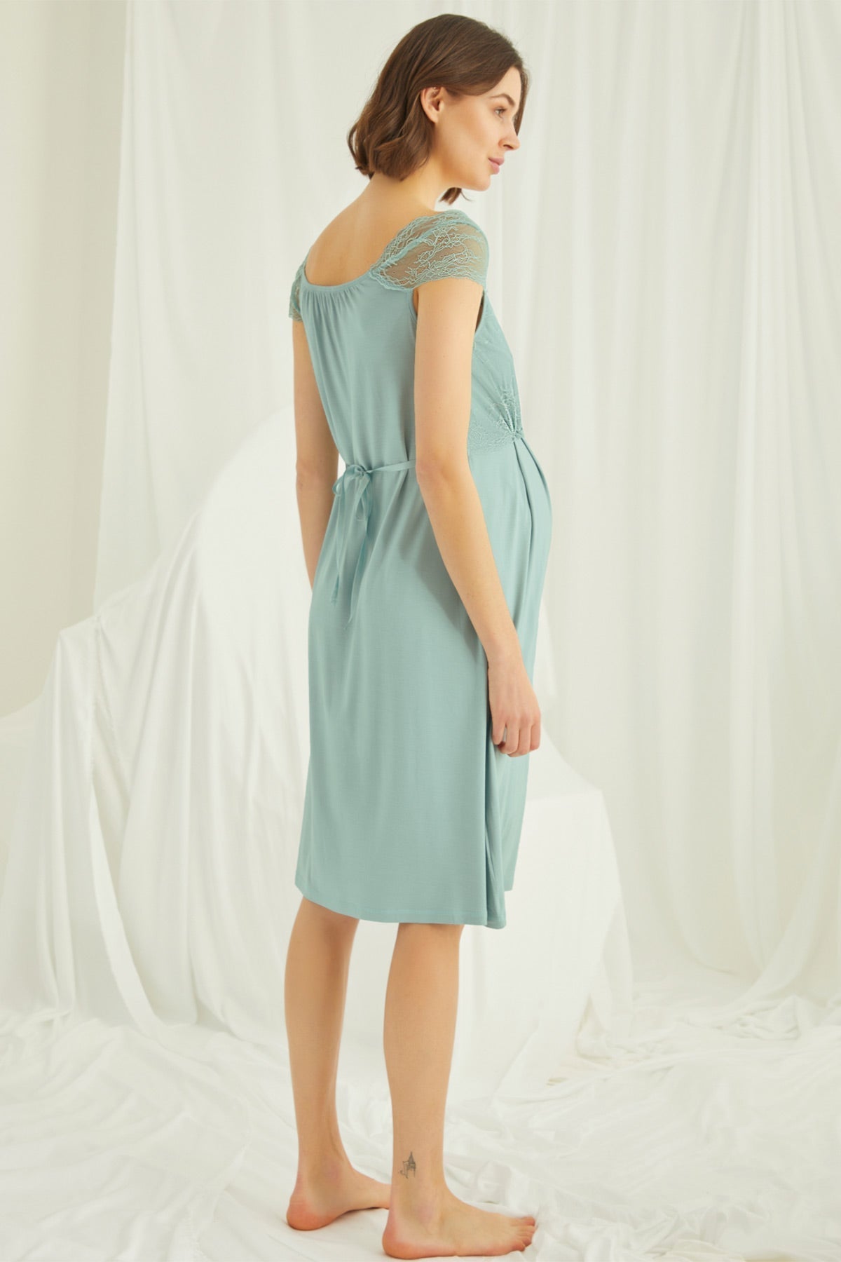 Lace Maternity & Nursing Nightgown with Robe Set – Comfortable Breastfeeding & Postpartum Nightwear