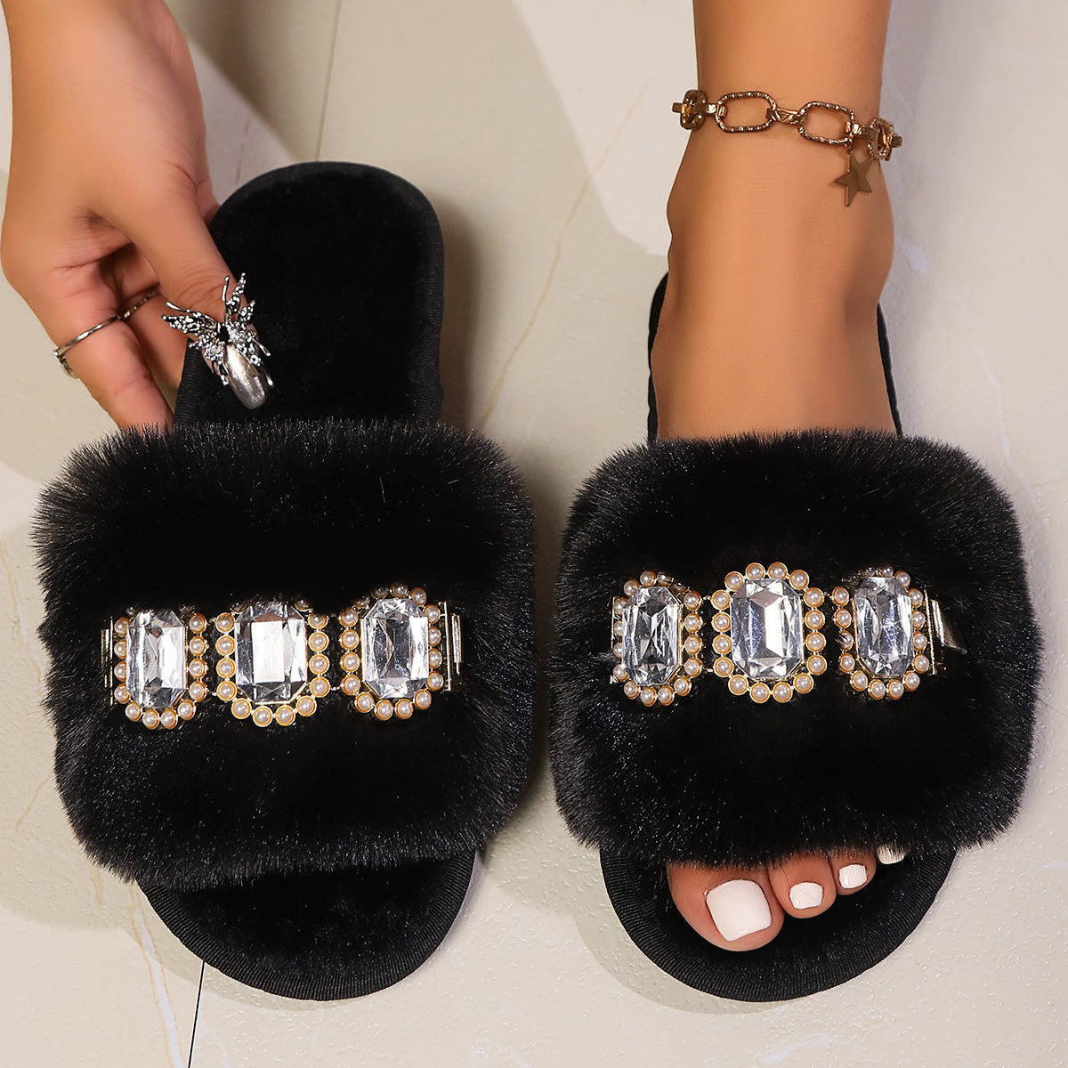 Plush Flip-Flop Slippers – Cozy Postpartum &amp; Hospital Bag Essential for Moms